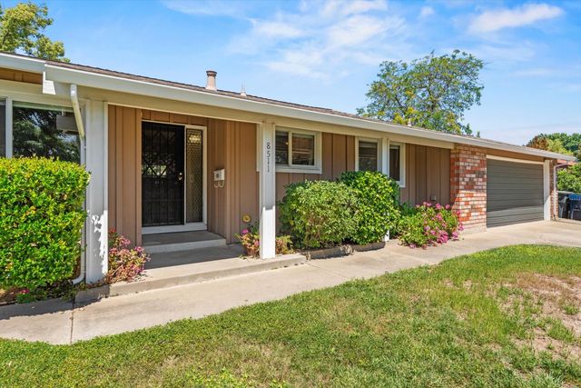 8511 Erinbrook Way, Sacramento, CA 95626