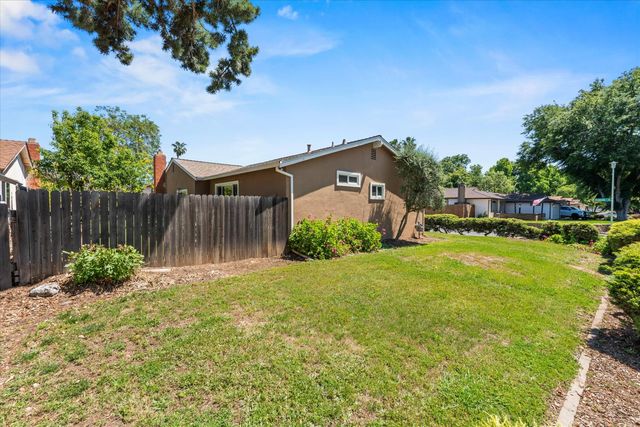 8511 Erinbrook Way, Sacramento, CA 95626