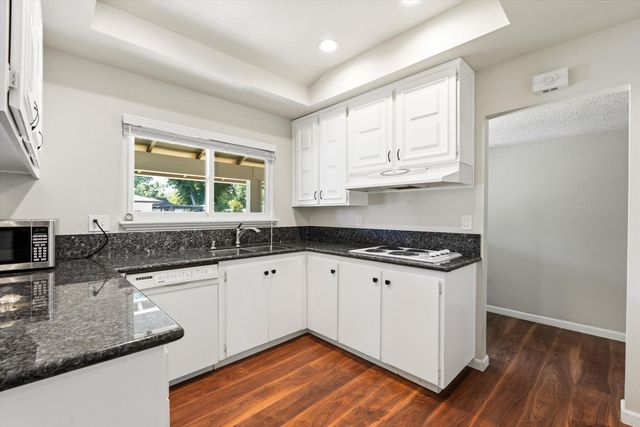 8511 Erinbrook Way, Sacramento, CA 95626