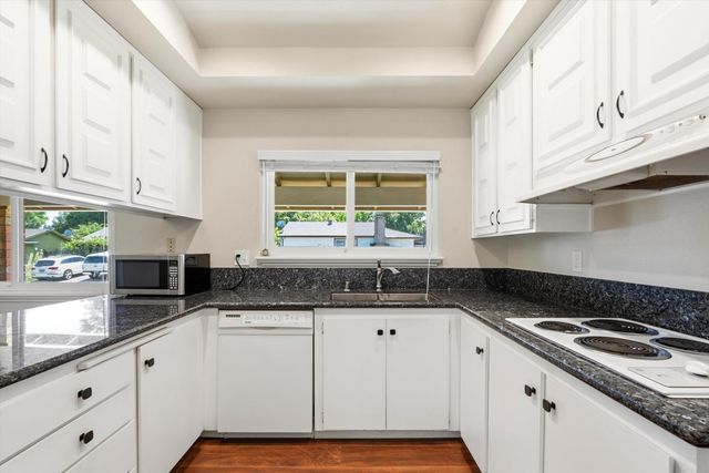 8511 Erinbrook Way, Sacramento, CA 95626