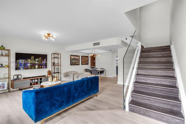 1305 NW 122nd Ter, Pembroke Pines, FL 33026