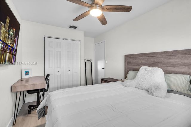 1305 NW 122nd Ter, Pembroke Pines, FL 33026