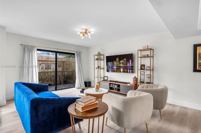 1305 NW 122nd Ter, Pembroke Pines, FL 33026