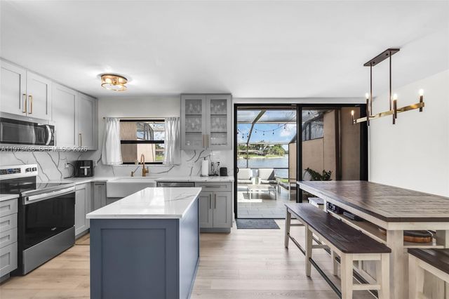 1305 NW 122nd Ter, Pembroke Pines, FL 33026