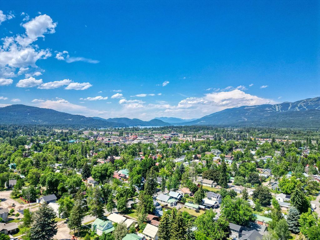 Image 10 of property listing at 559 Somers Avenue, Whitefish, MT 59937