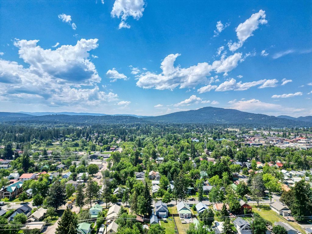Image 11 of property listing at 559 Somers Avenue, Whitefish, MT 59937