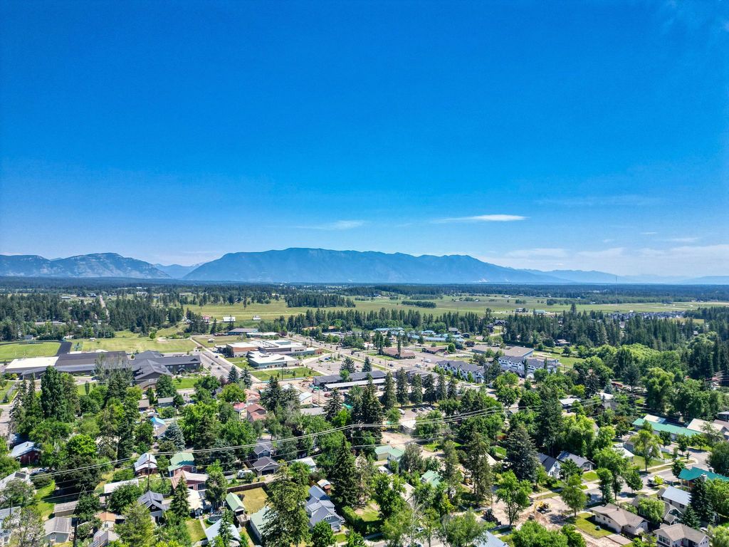 Image 14 of property listing at 559 Somers Avenue, Whitefish, MT 59937