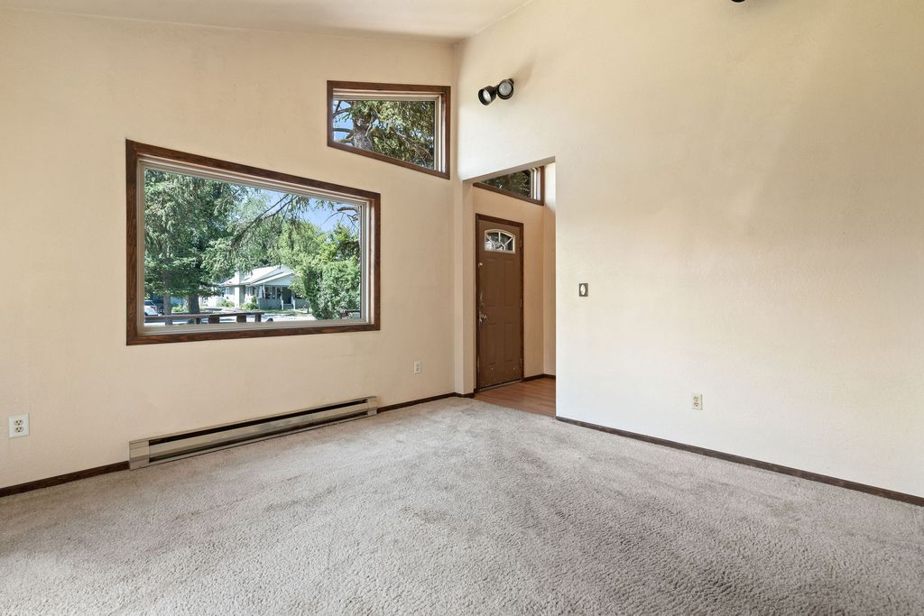 Image 21 of property listing at 559 Somers Avenue, Whitefish, MT 59937
