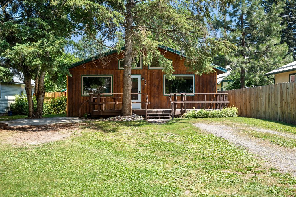 Image 3 of property listing at 559 Somers Avenue, Whitefish, MT 59937