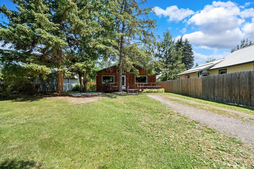 Image 4 of property listing at 559 Somers Avenue, Whitefish, MT 59937