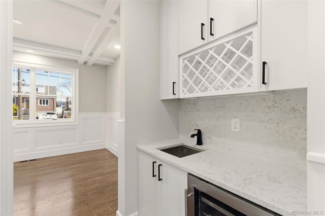 12 Lee Avenue, Albertson, NY 11507