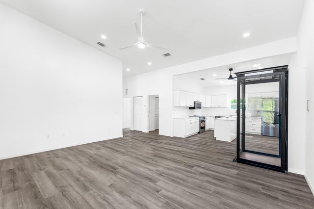 7932 SE Skylark Avenue, Hobe Sound, FL 33455