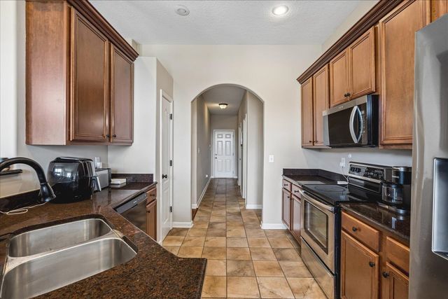 40 BURTON PLACE DR, Oakland, TN 38060