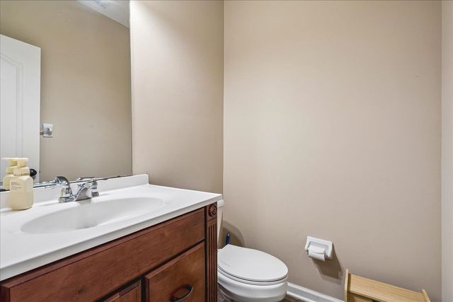 40 BURTON PLACE DR, Oakland, TN 38060