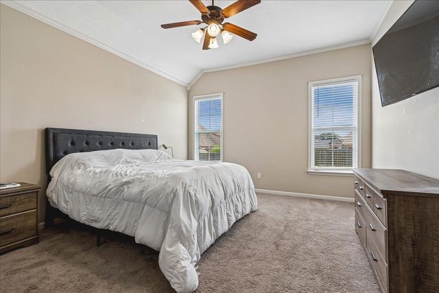 40 BURTON PLACE DR, Oakland, TN 38060