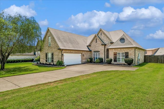 40 BURTON PLACE DR, Oakland, TN 38060