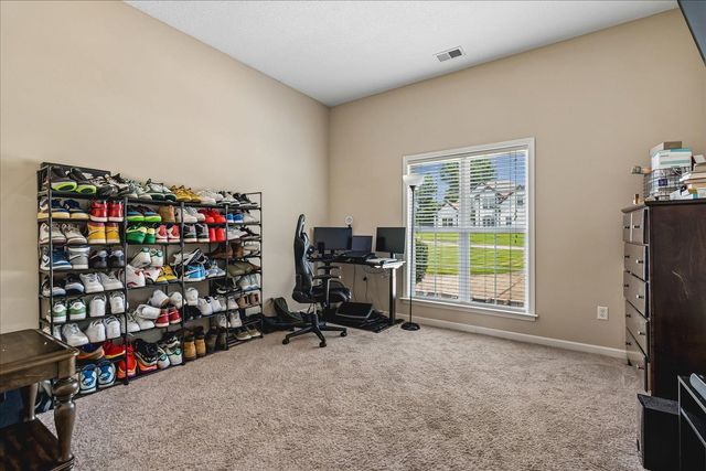 40 BURTON PLACE DR, Oakland, TN 38060