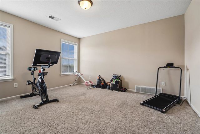 40 BURTON PLACE DR, Oakland, TN 38060