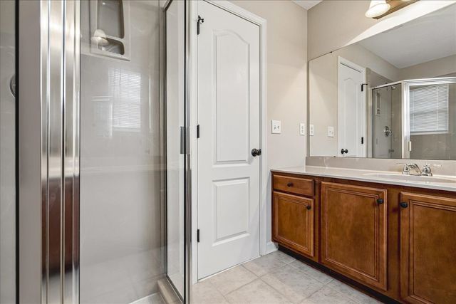 40 BURTON PLACE DR, Oakland, TN 38060