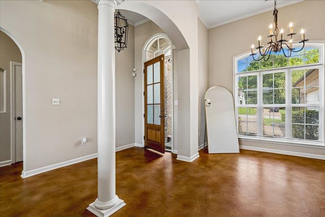 40 BURTON PLACE DR, Oakland, TN 38060