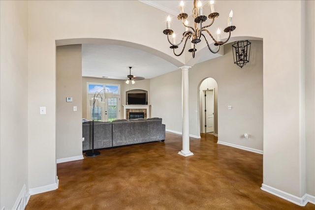 40 BURTON PLACE DR, Oakland, TN 38060