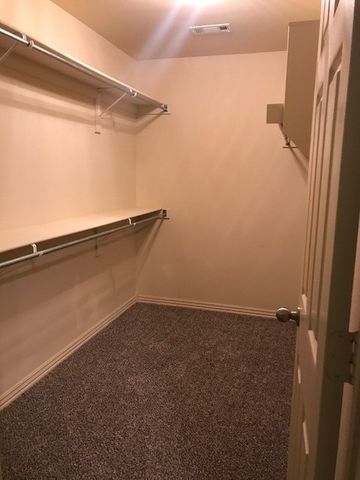 818 Oakwood Court, Centerton, AR 72719