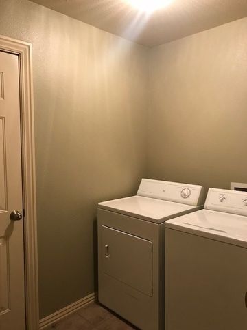 818 Oakwood Court, Centerton, AR 72719