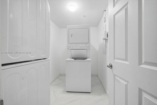 8390 SW 72nd Ave 106, Miami, FL 33143