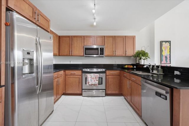 8390 SW 72nd Ave 106, Miami, FL 33143