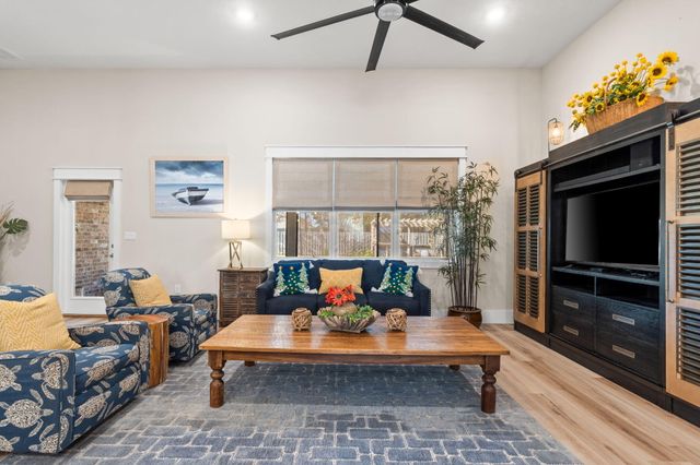 160 Sweet Tea Lane, Freeport, FL 32439