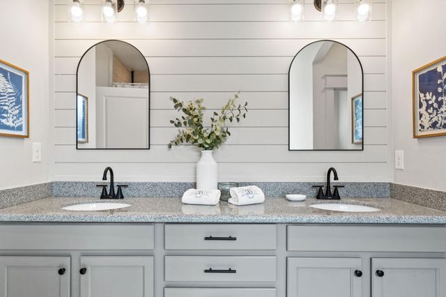 160 Sweet Tea Lane, Freeport, FL 32439