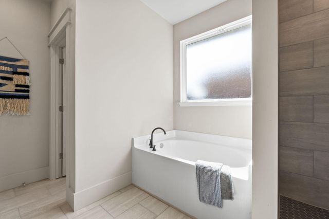 160 Sweet Tea Lane, Freeport, FL 32439