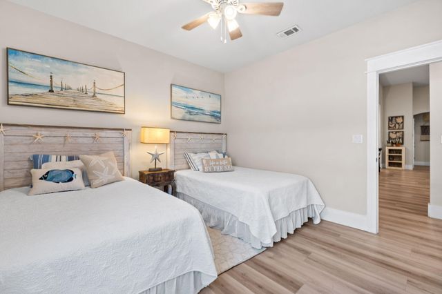 160 Sweet Tea Lane, Freeport, FL 32439