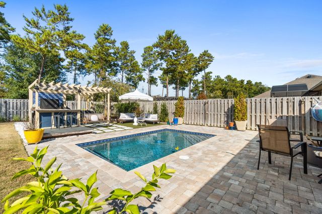 160 Sweet Tea Lane, Freeport, FL 32439