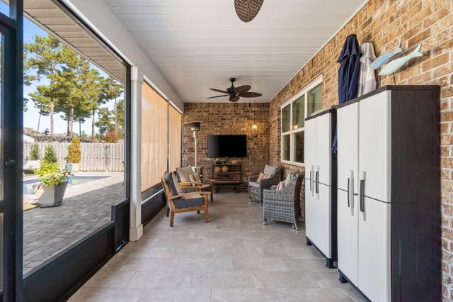 160 Sweet Tea Lane, Freeport, FL 32439