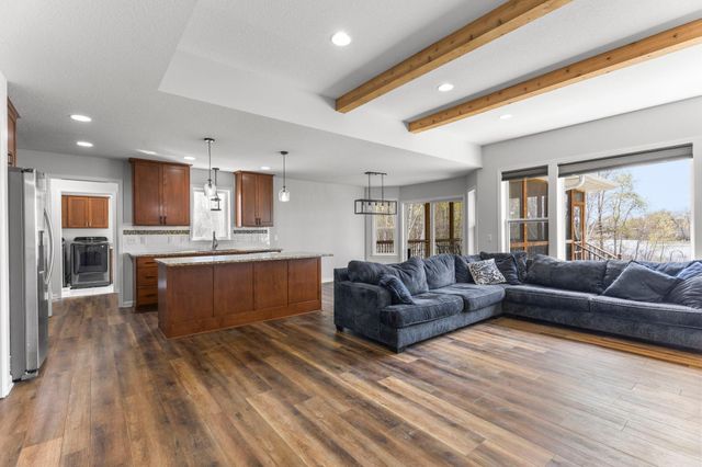 2697 Davis Street S, Cambridge, MN 55008