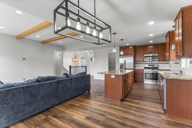 2697 Davis Street S, Cambridge, MN 55008