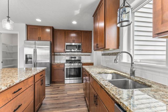 2697 Davis Street S, Cambridge, MN 55008