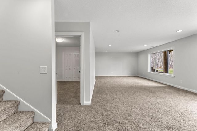 2697 Davis Street S, Cambridge, MN 55008