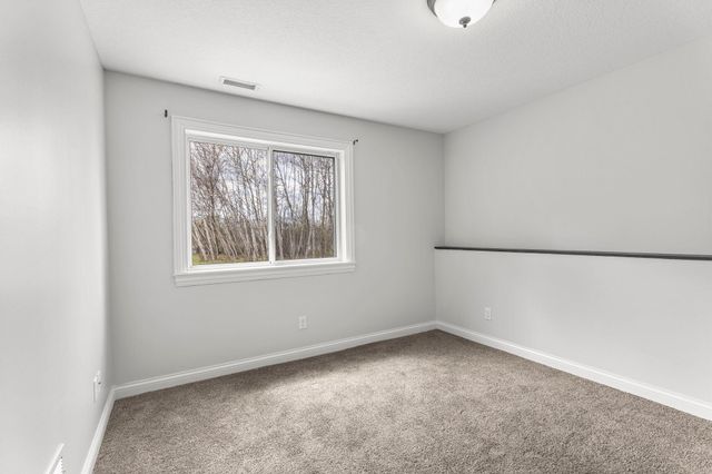 2697 Davis Street S, Cambridge, MN 55008