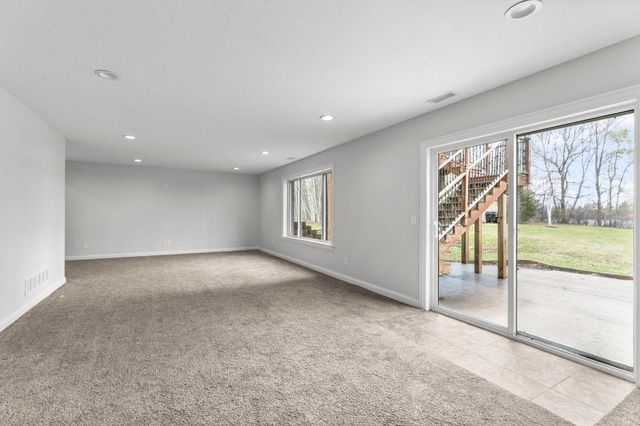 2697 Davis Street S, Cambridge, MN 55008