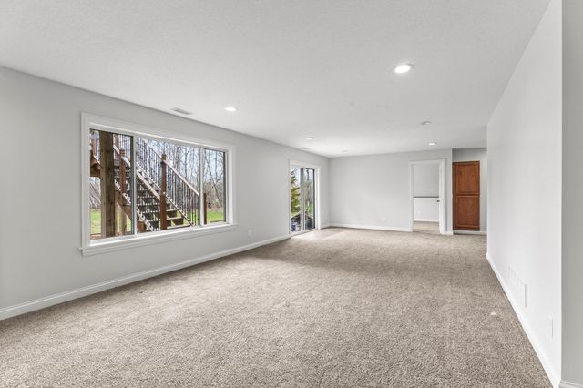 2697 Davis Street S, Cambridge, MN 55008