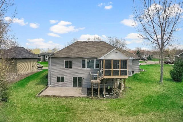 2697 Davis Street S, Cambridge, MN 55008