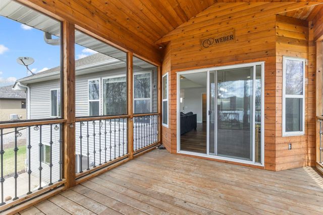 2697 Davis Street S, Cambridge, MN 55008