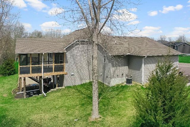 2697 Davis Street S, Cambridge, MN 55008