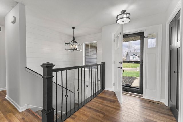2697 Davis Street S, Cambridge, MN 55008