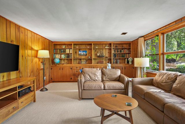 322 Robin Parkway, Madison, WI 53705