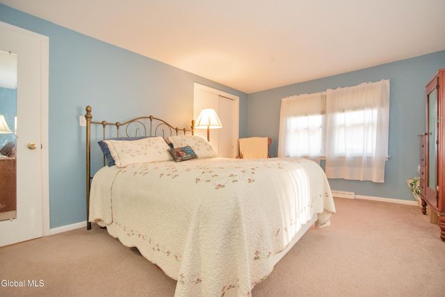 1046 Manas Drive, Rotterdam, NY 12303