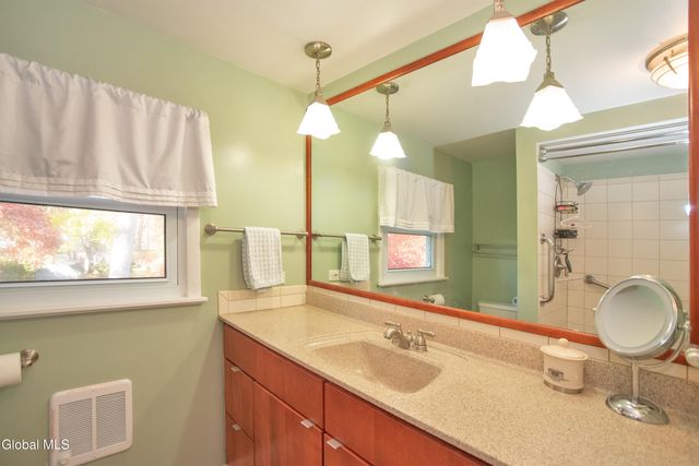 1046 Manas Drive, Rotterdam, NY 12303