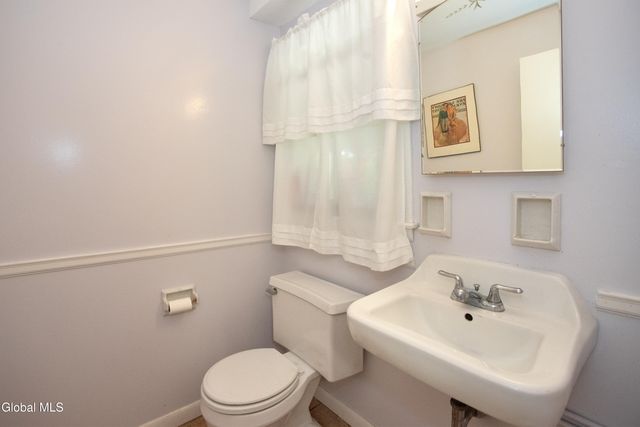 1046 Manas Drive, Rotterdam, NY 12303